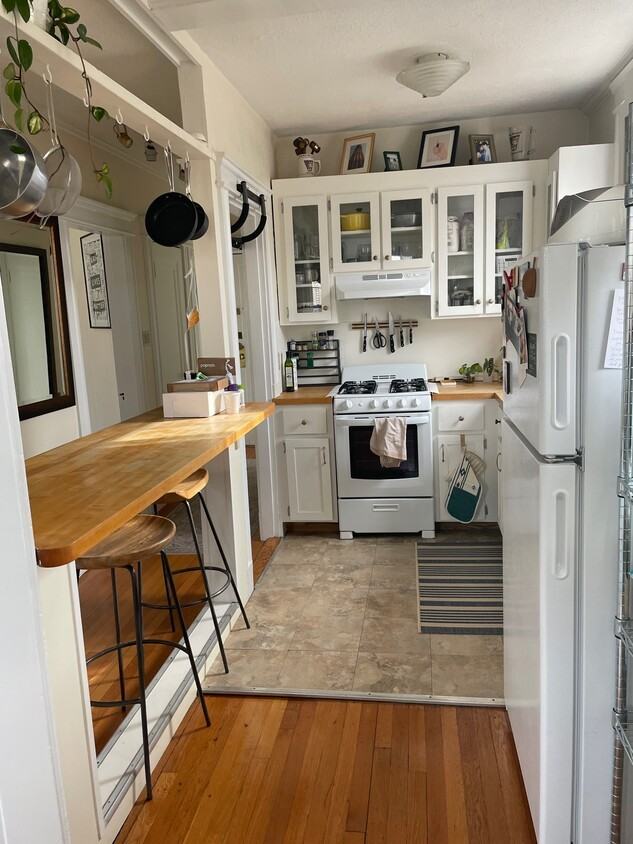 114 Riverway #17 - Photo 3 of 9