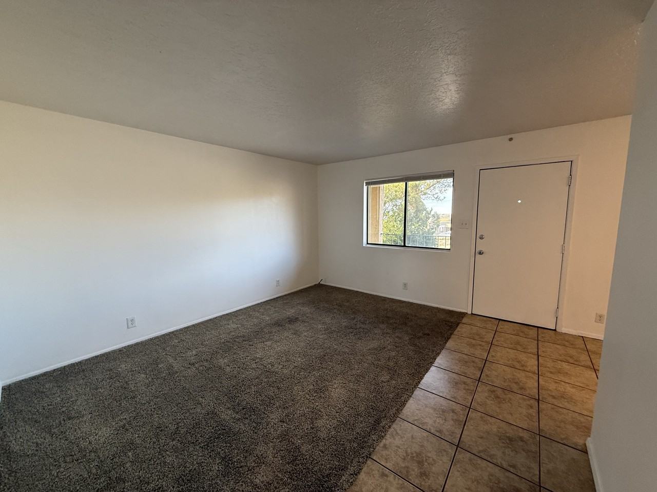 11824 Indian School Rd Ne - Photo 5 of 16