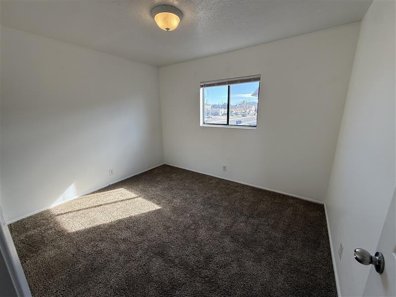 11824 Indian School Rd Ne - Photo 5 of 17