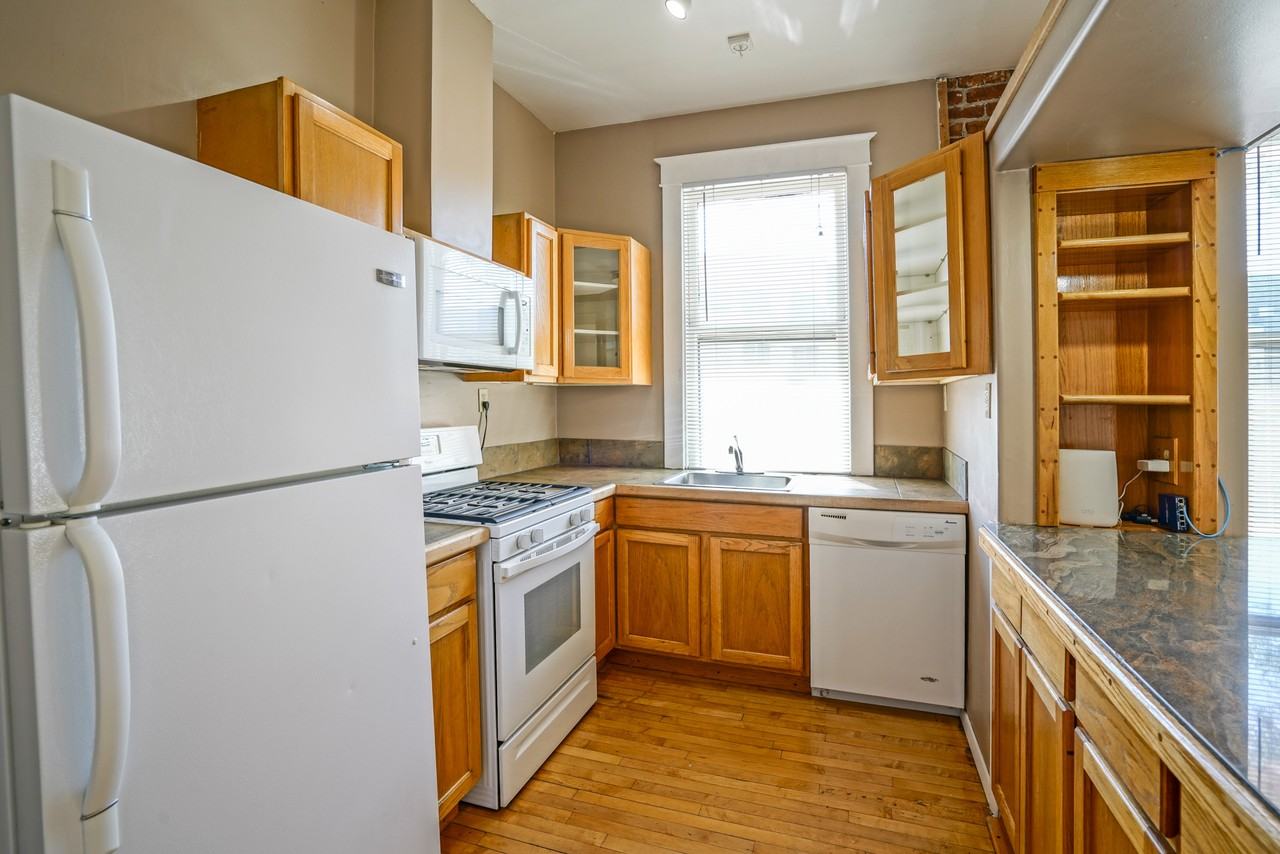 1002 Central Ave Sw - Photo 3 of 14