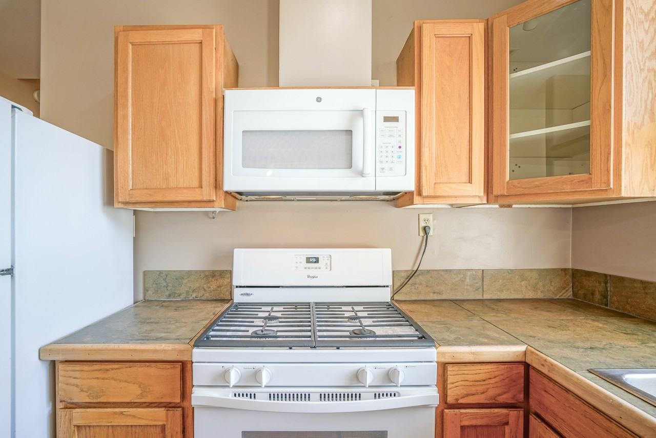 1002 Central Ave Sw - Photo 4 of 14