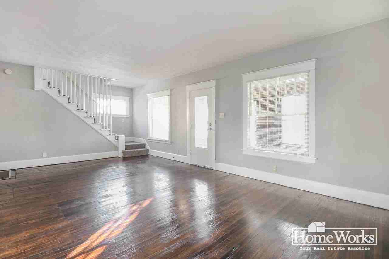 902 E Bowman St - Photo 4 of 18