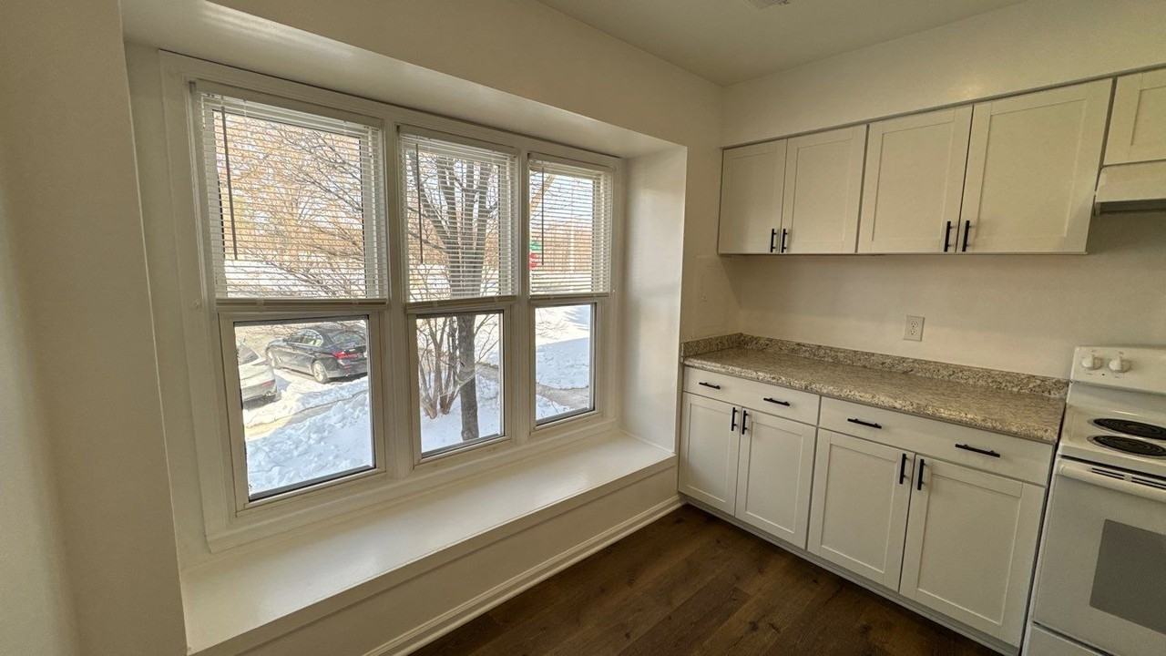 3837 Lansdale Ct - Photo 3 of 21