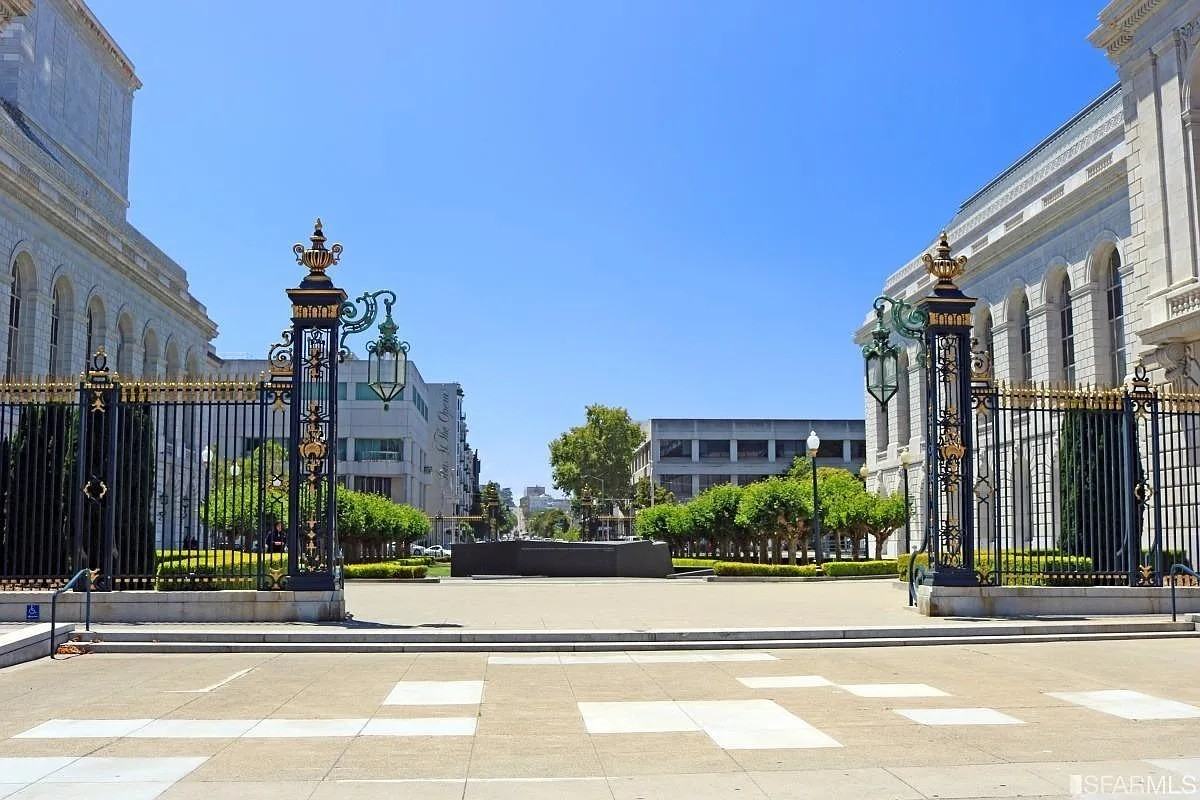 785 Golden Gate Ave #203 - Photo 2 of 7