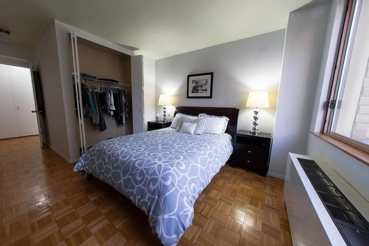 350 W 50th St #ST10 - Photo 2 of 5