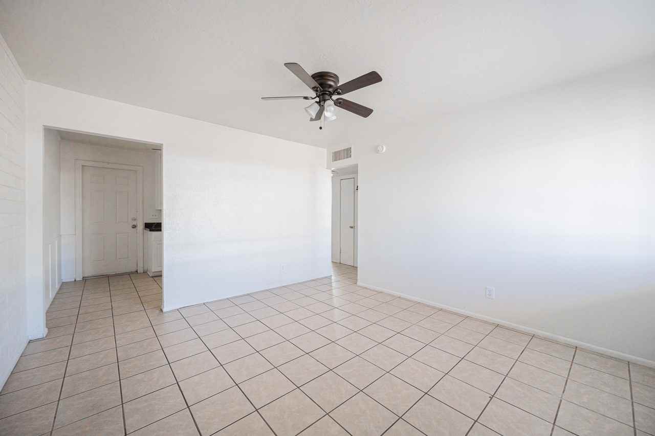 1915 N 26Th Place - Photo 5 of 46