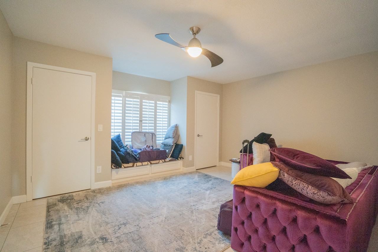 1201 E Rowlands Ln - Photo 7 of 40