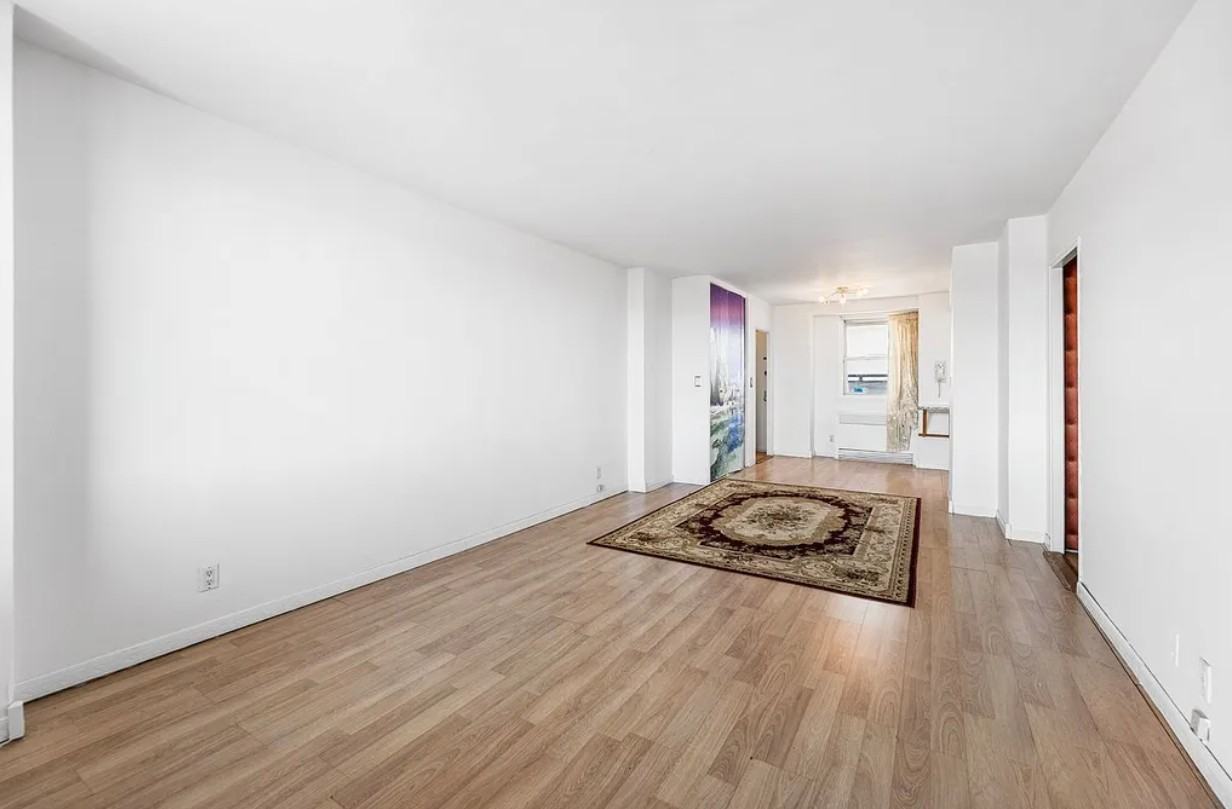 5820 Arlington Ave - Photo 5 of 12