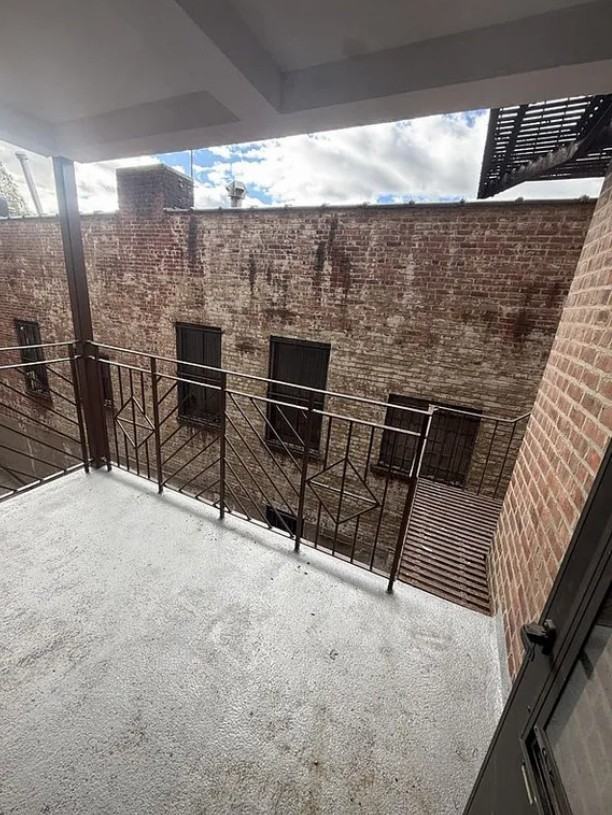 10328 68th Ave - Photo 2 of 10