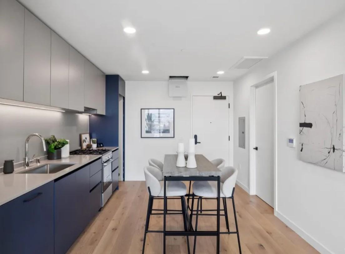 990 Harrison St - Photo 2 of 7