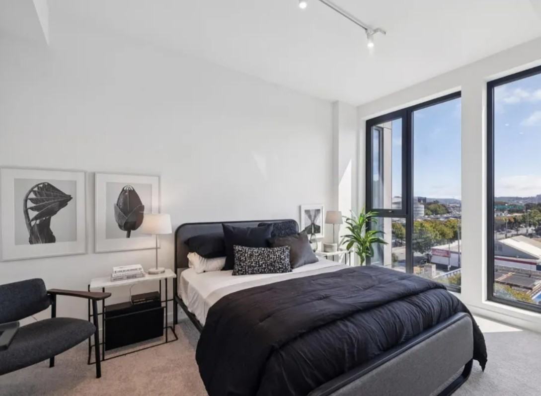 990 Harrison St - Photo 4 of 7