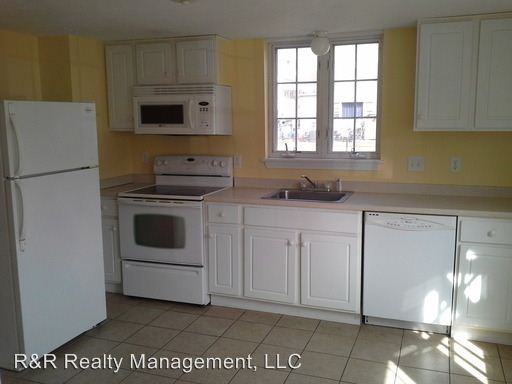 37 D St - Photo 2 of 5