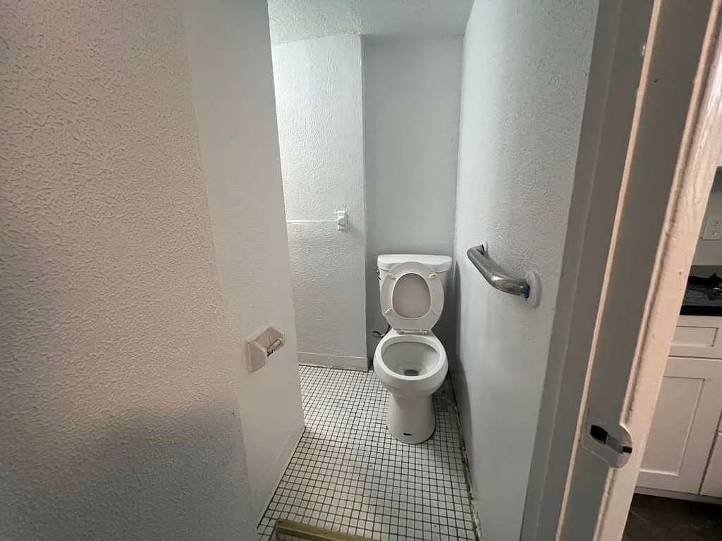 2911 Hone Ave - Photo 2 of 3