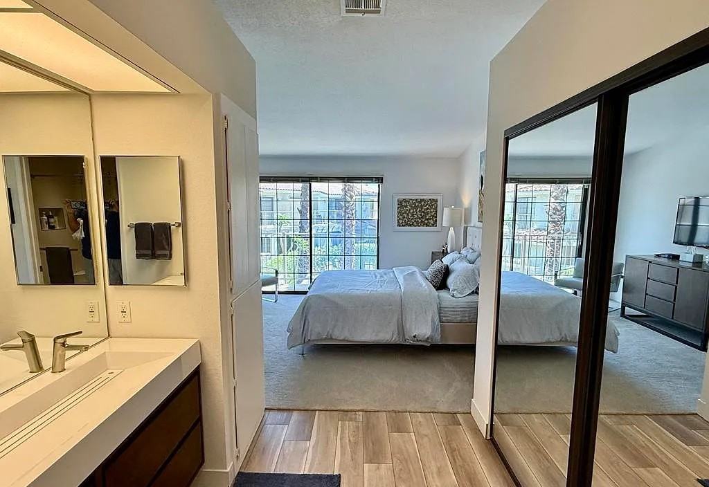 2001 E Camino Parocela - Photo 2 of 6