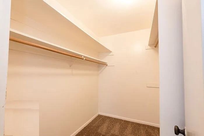 6405 Green Valley Cir - Photo 2 of 8