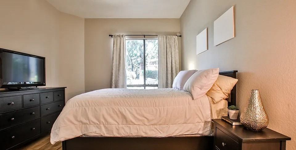 4900 N Grand Ave - Photo 4 of 8