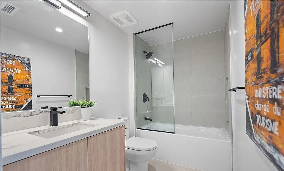 321 S Oxford Ave - Photo 5 of 9