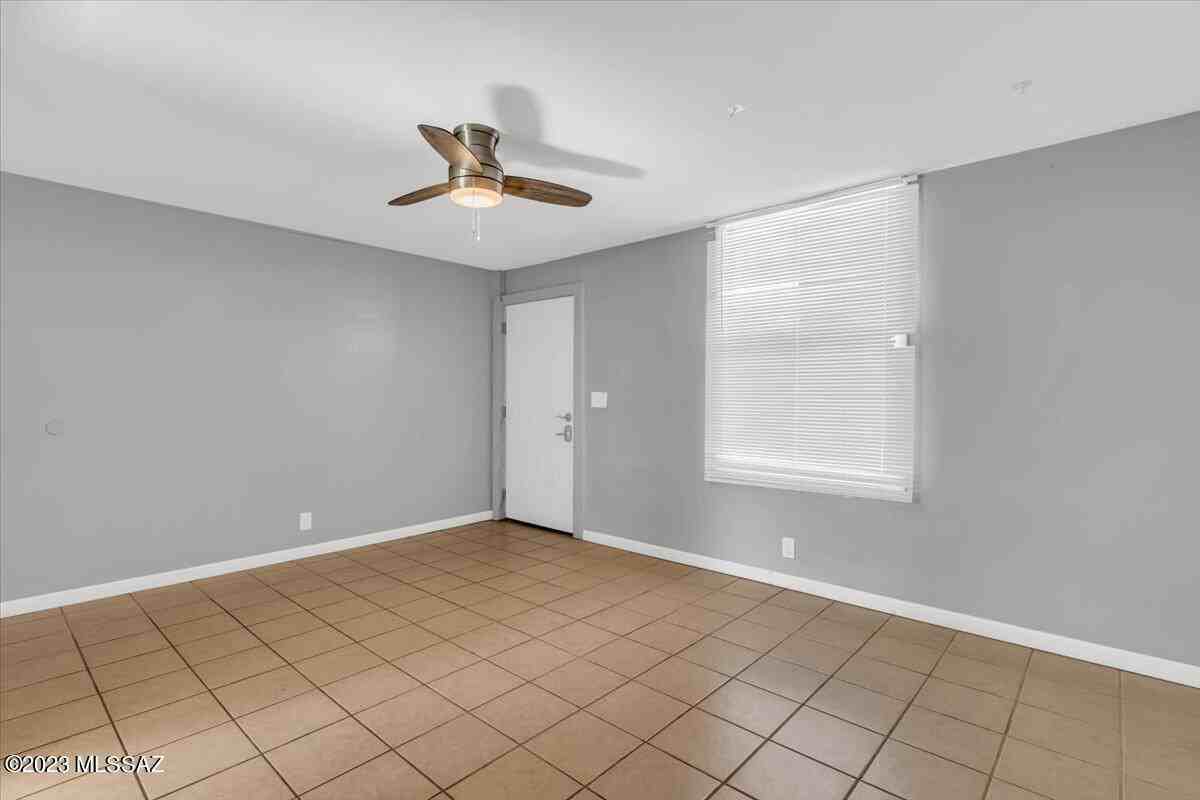 2311 N Richey Blvd #B - Photo 2 of 11