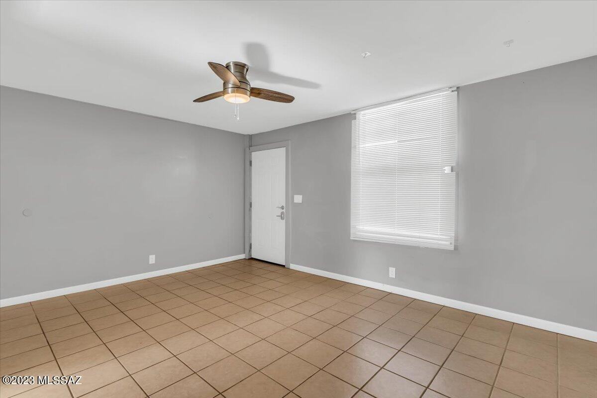 2311 N Richey Blvd #B - Photo 3 of 11