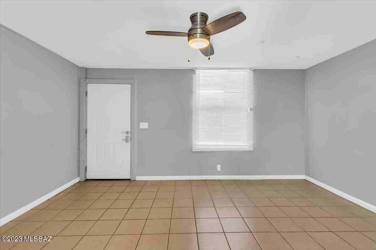 2311 N Richey Blvd #B - Photo 4 of 11