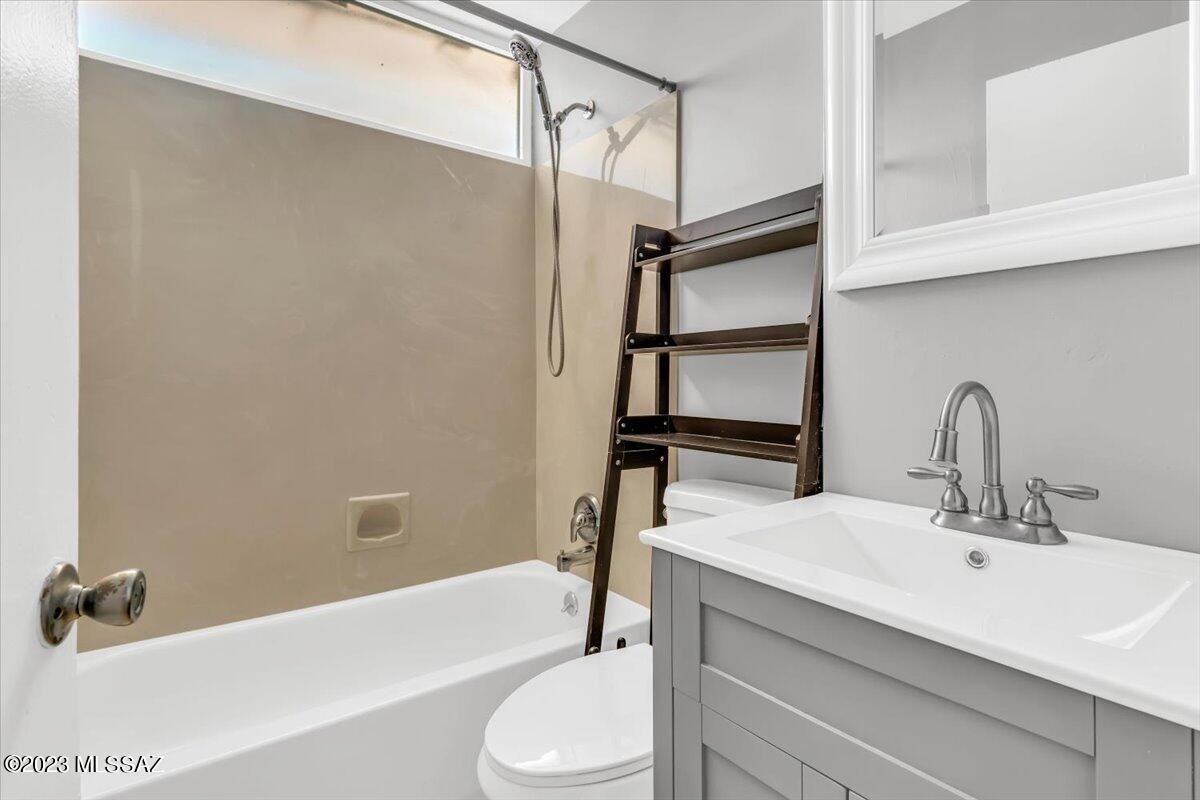 2311 N Richey Blvd #B - Photo 7 of 11