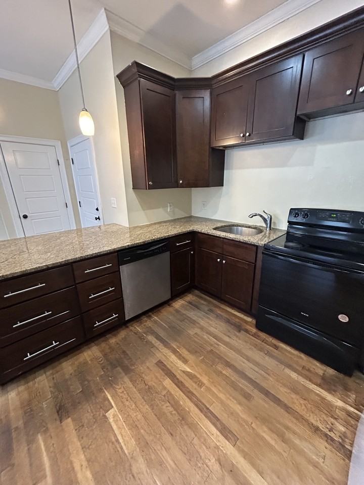 76 Grant St #1D - Photo 6 of 14