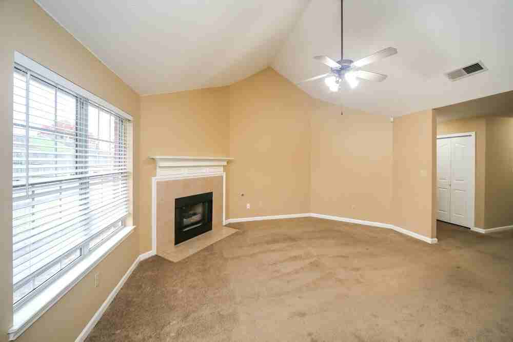 7309 Lee Ann Dr - Photo 4 of 16