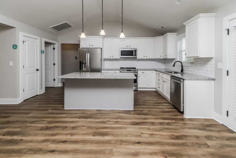 528 Hillandale St Ne - Photo 7 of 16