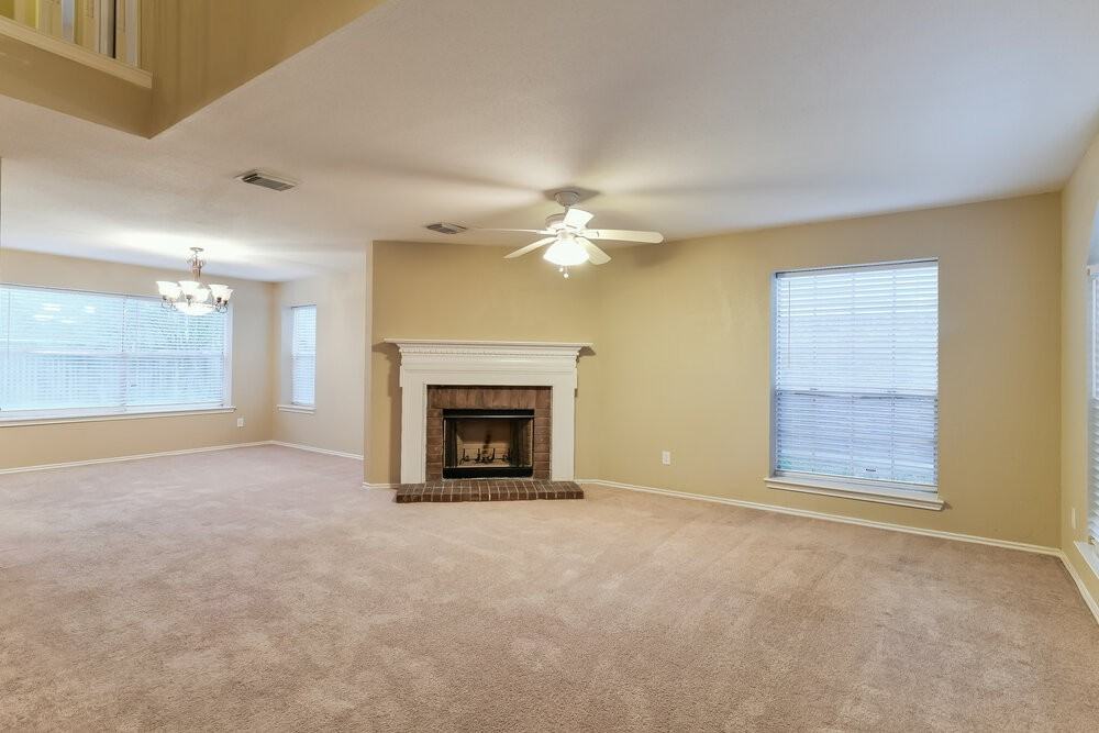 16821 Kettle Creek Dr - Photo 4 of 17