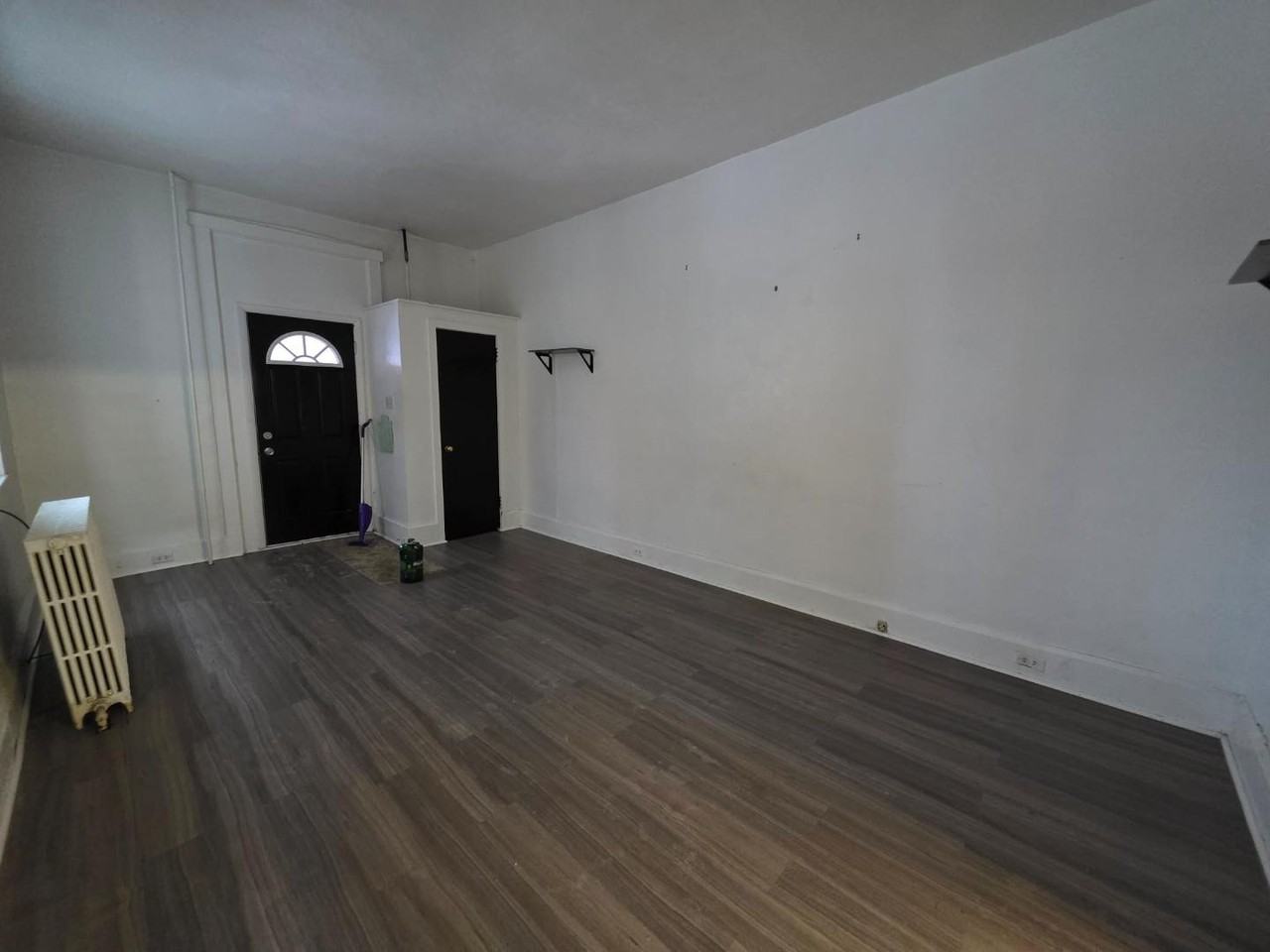 220 W Horner St - Photo 4 of 12