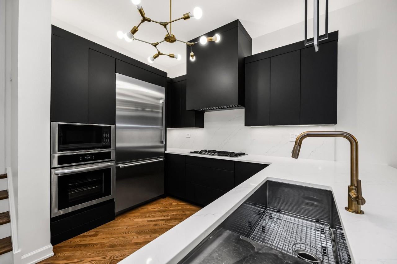 363 W Superior St - Photo 2 of 11