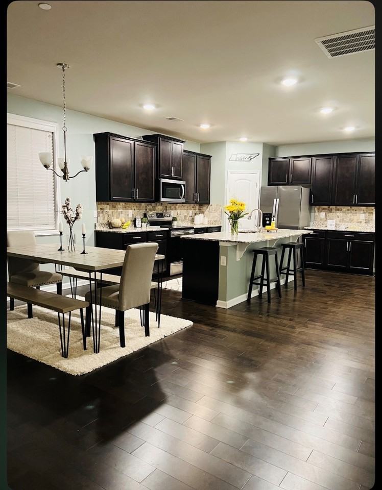 410 Prestige Ct - Photo 3 of 11