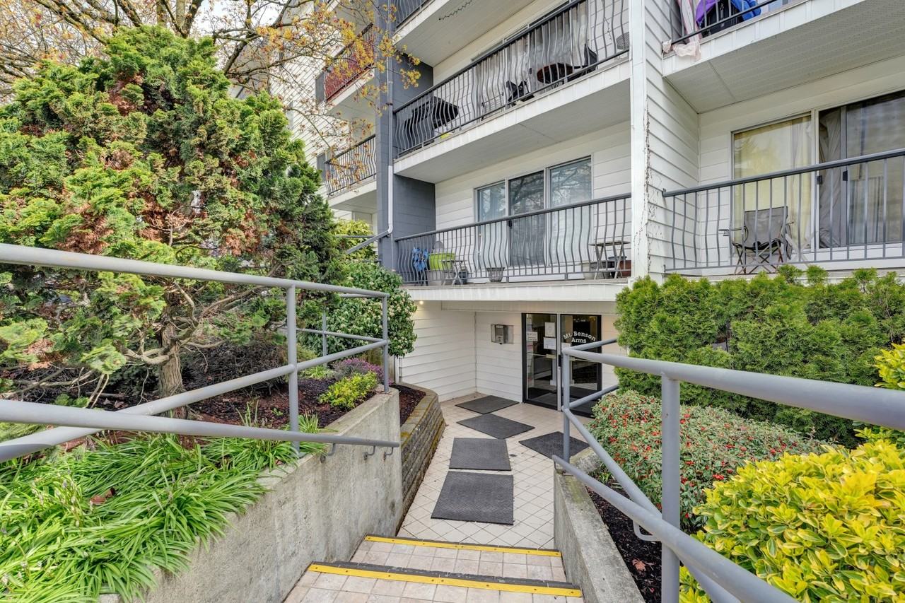 Mount Benson Arms - Photo 2 of 18