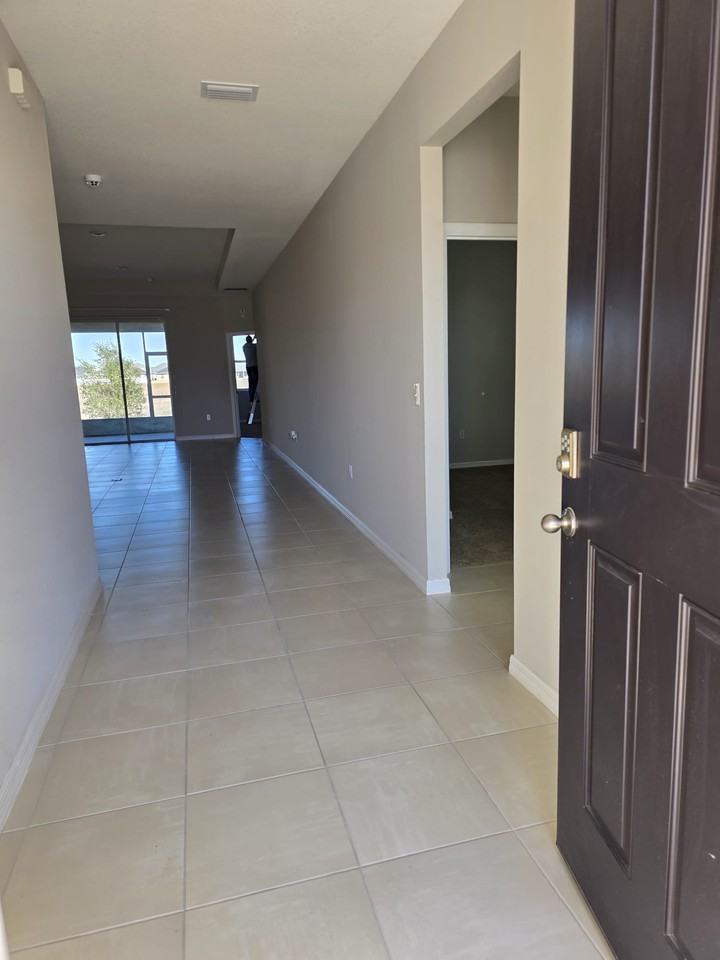 5833 Sw 85th Pl #NA - Photo 2 of 20