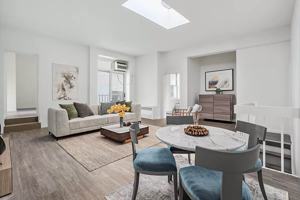 featured image of Gold St #712