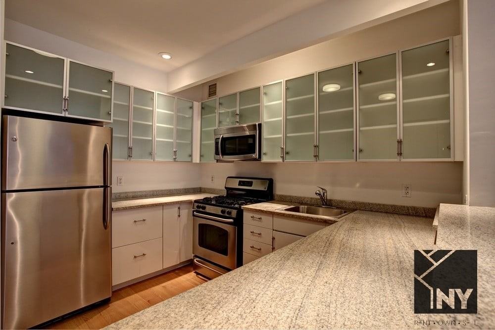 Wall St #9G - Photo 2 of 10