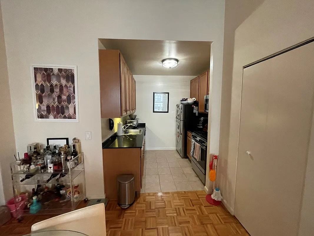 John St #7C - Photo 3 of 8