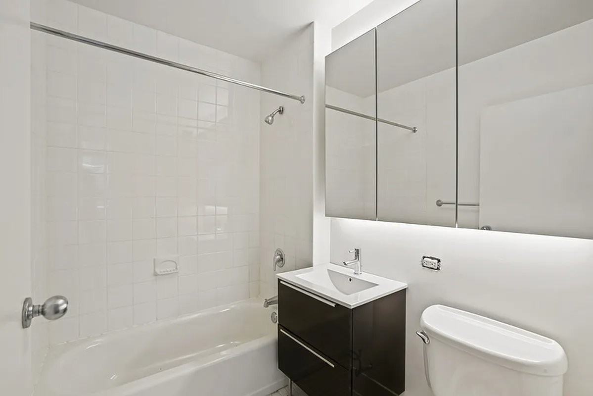 John St #7C - Photo 6 of 8