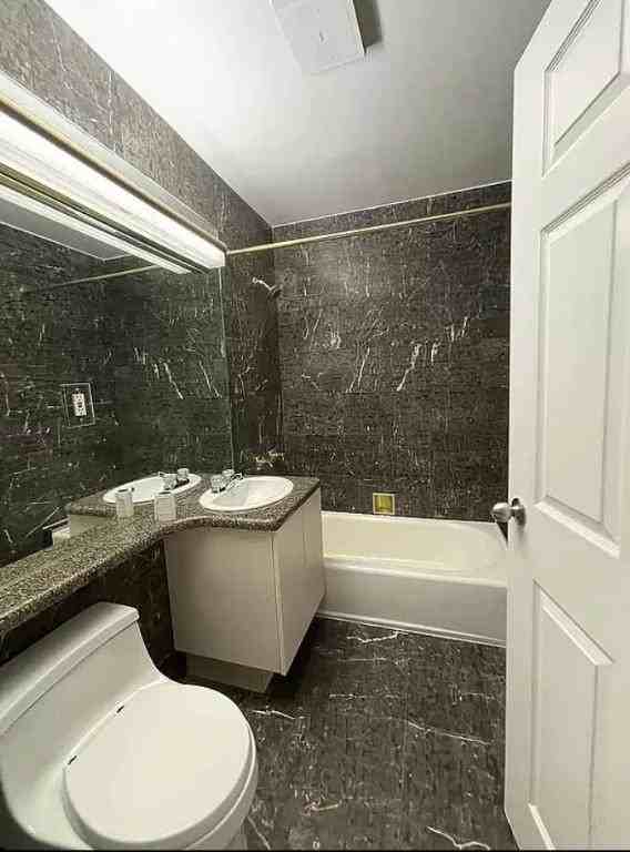 Fulton St #4F - Photo 7 of 8