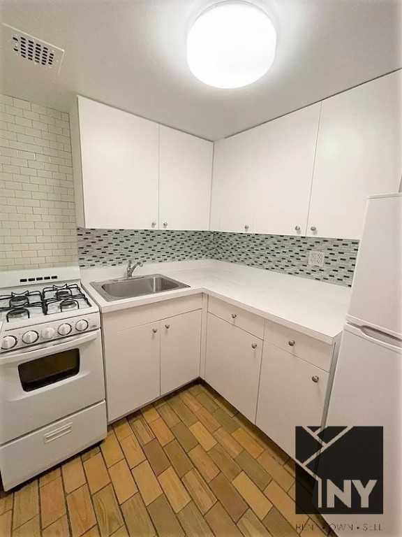 Fulton St #212 - Photo 5 of 7