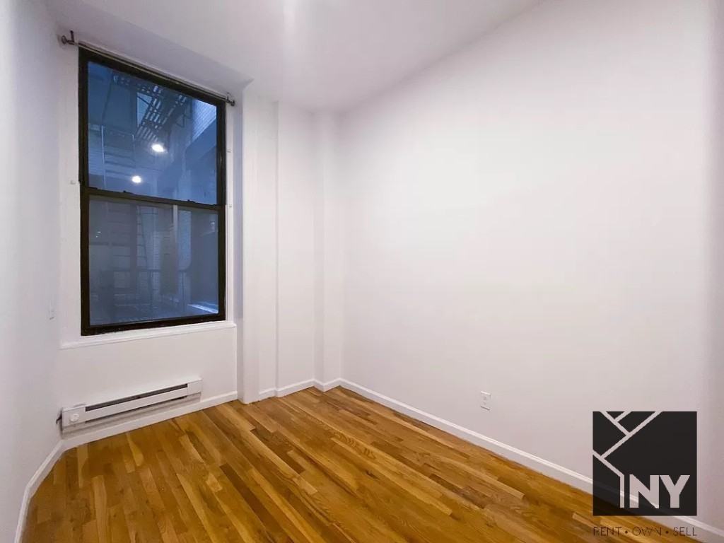 Maiden Ln #9A - Photo 3 of 4