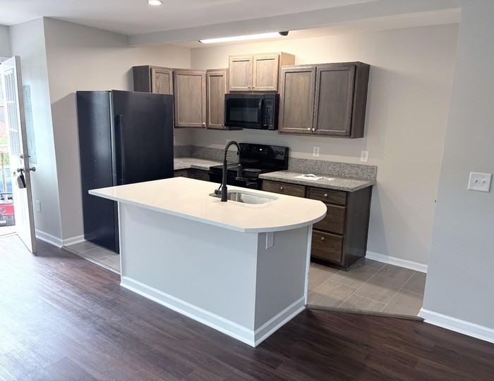 632 N Broad St #A - Photo 3 of 10