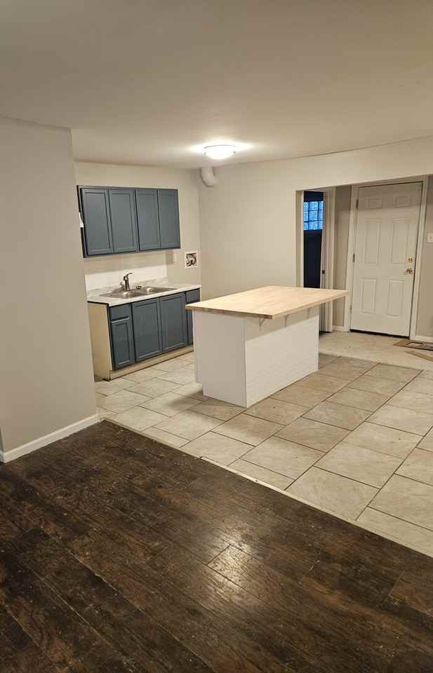 2561 E 23rd Ave - Photo 4 of 13