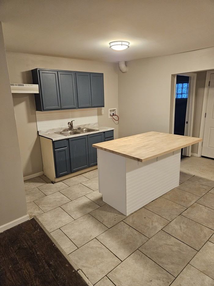 2561 E 23rd Ave - Photo 5 of 13