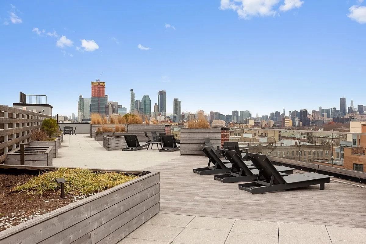 3157 31st St #618 - Photo 7 of 10