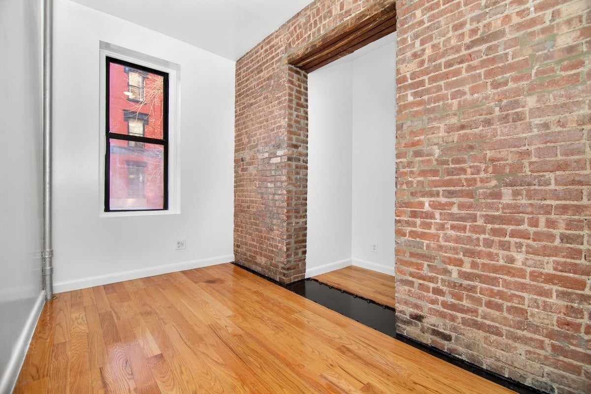 551 Hudson St #11 - Photo 3 of 7