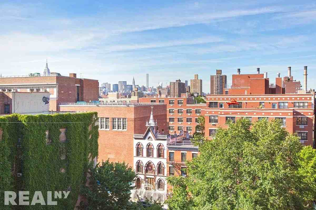 E 3rd St #4D - Photo 7 of 7