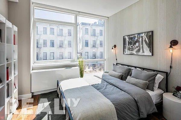 W 28th St #402 - Photo 5 of 10