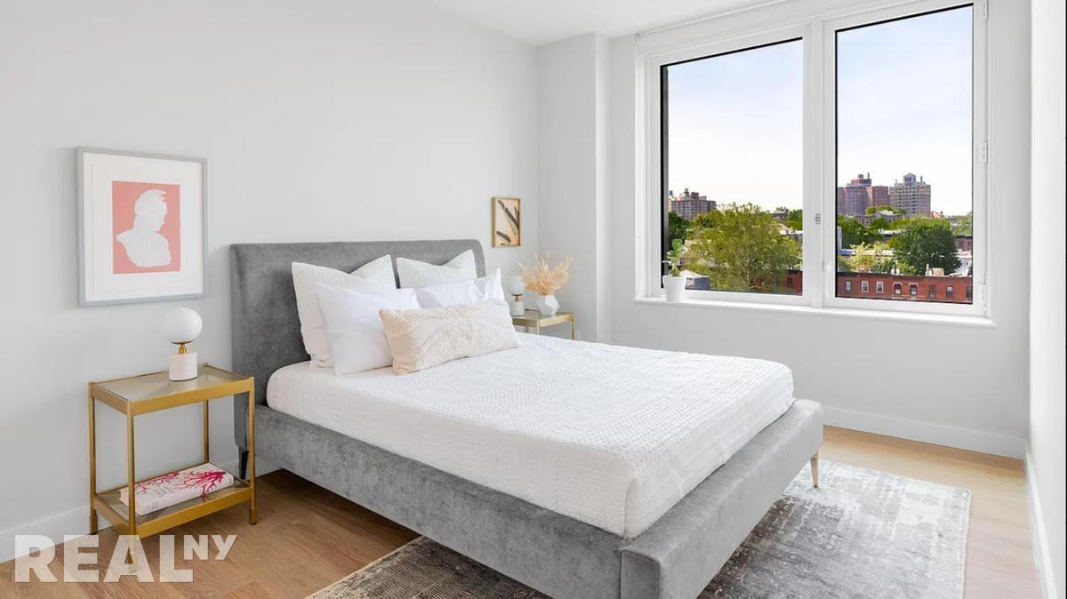 Dean St #713 - Photo 4 of 9