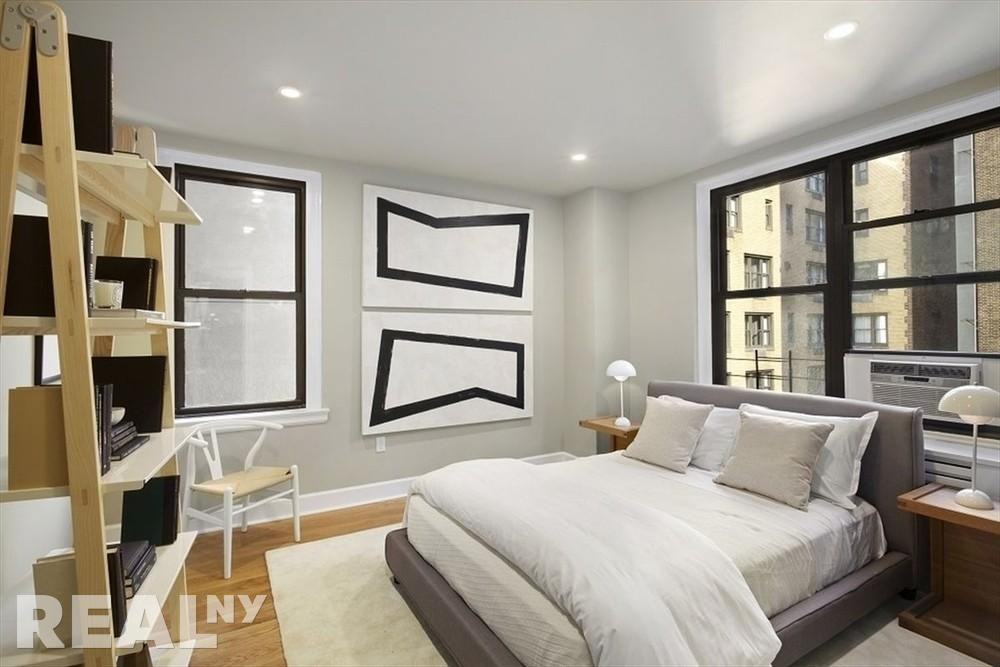 E 48th St #12U6 - Photo 2 of 8